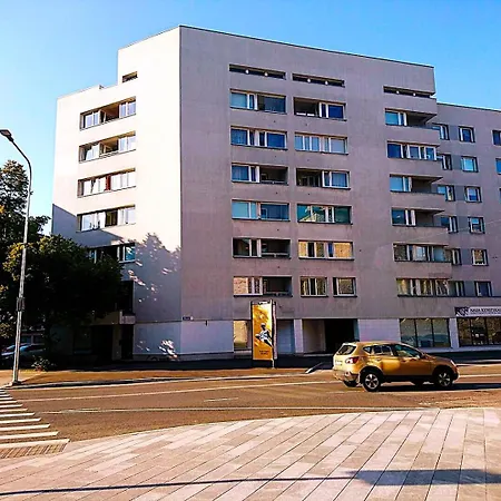 Center Raua With Balcony Appartamento